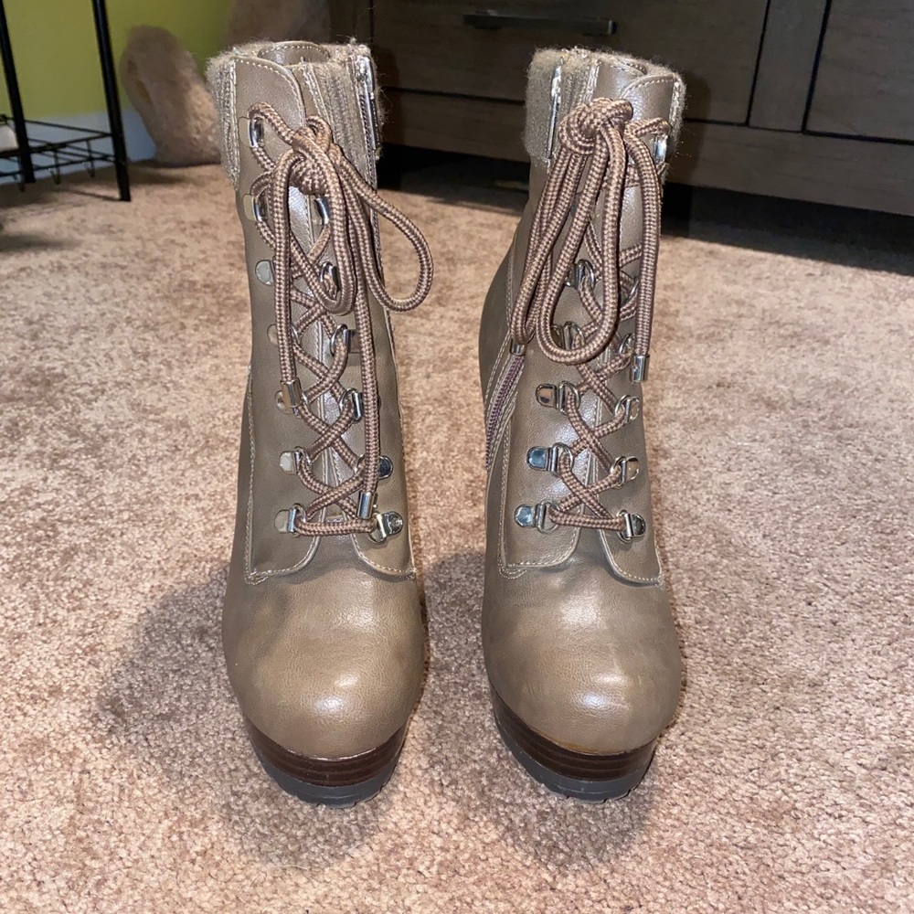 JLO Taupe boots